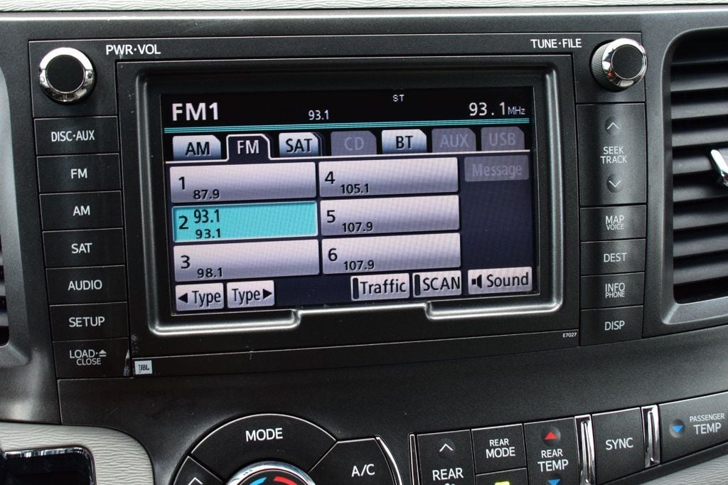 2013 Toyota Sienna  - 23078708 - 28