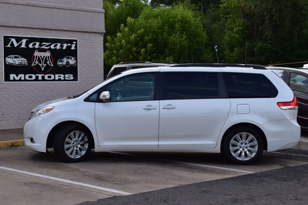 2013 Toyota Sienna  - 23078708 - 2