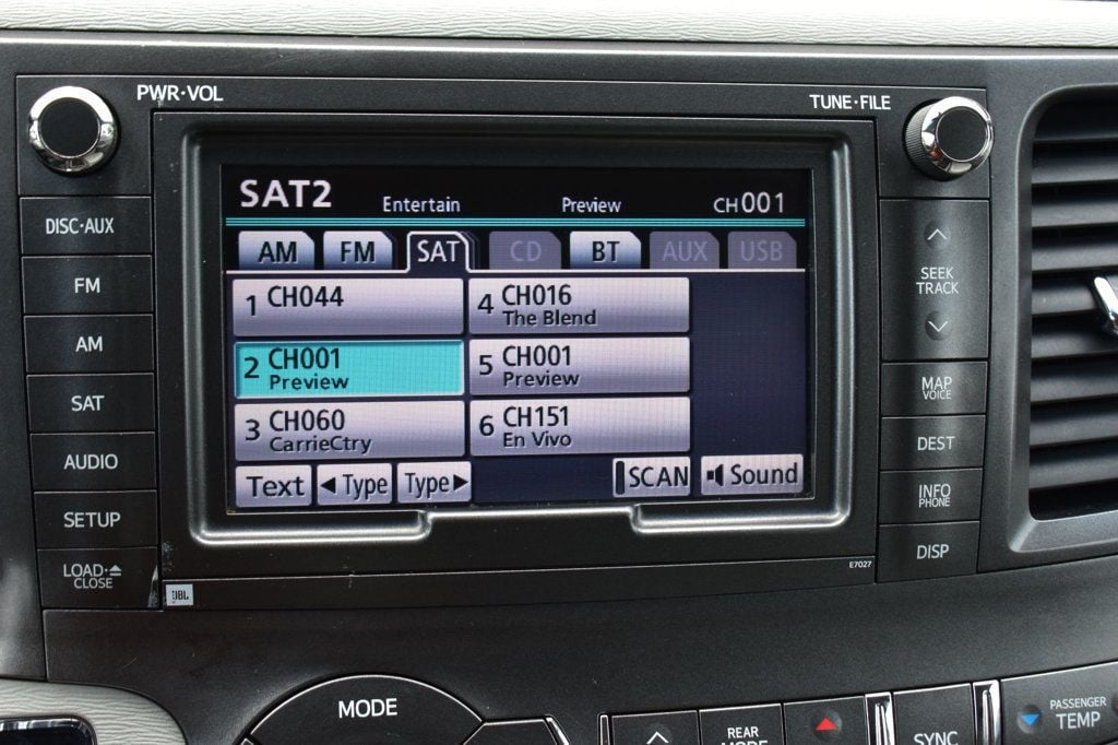 2013 Toyota Sienna  - 23078708 - 29