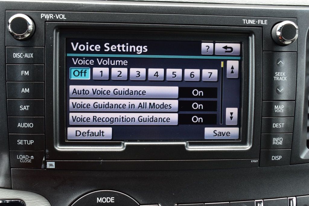 2013 Toyota Sienna  - 23078708 - 32