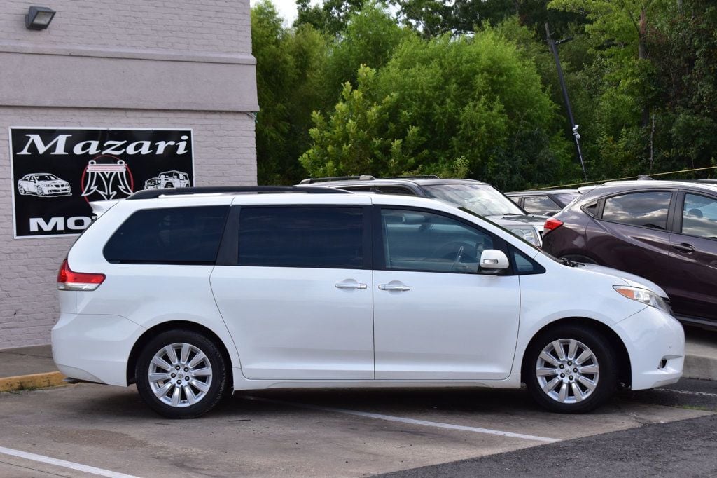 2013 Toyota Sienna  - 23078708 - 3