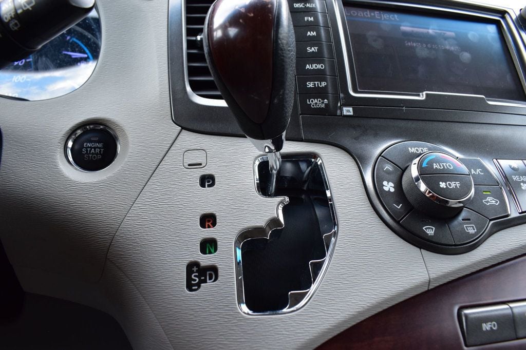 2013 Toyota Sienna  - 23078708 - 44
