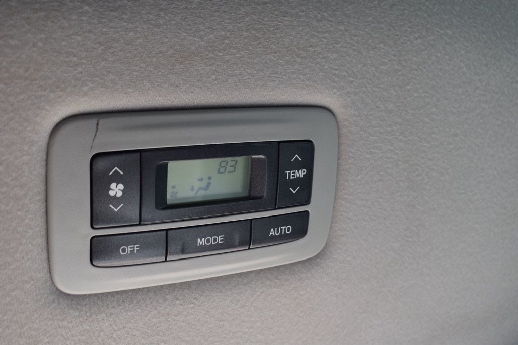 2013 Toyota Sienna  - 23078708 - 48