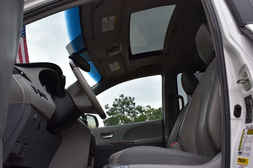 2013 Toyota Sienna  - 23078708 - 50