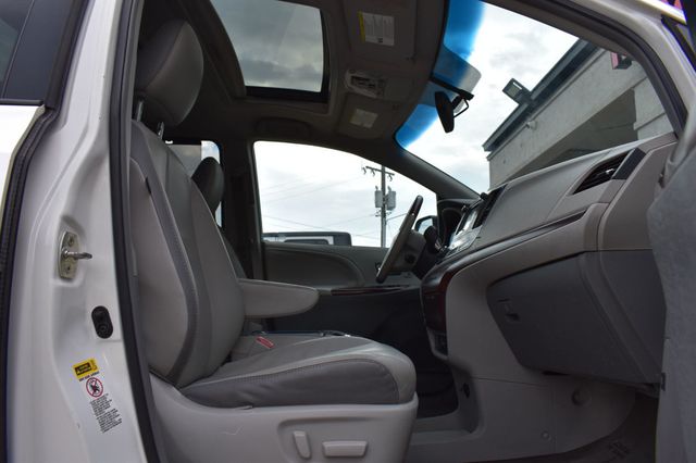 2013 Toyota Sienna  - 23078708 - 53