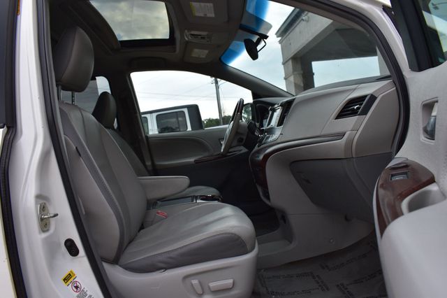 2013 Toyota Sienna  - 23078708 - 54
