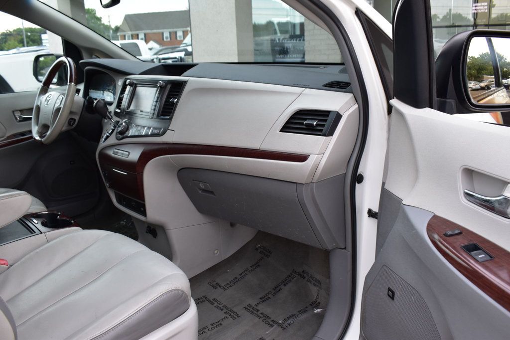 2013 Toyota Sienna  - 23078708 - 56