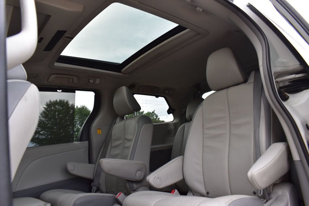2013 Toyota Sienna  - 23078708 - 61