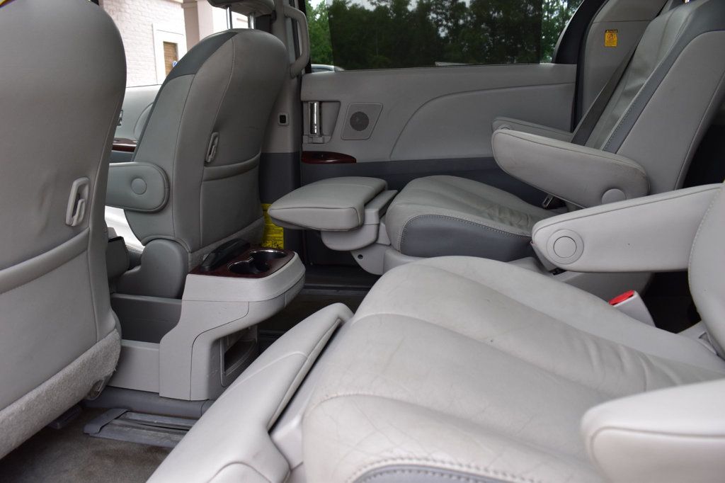 2013 Toyota Sienna  - 23078708 - 62