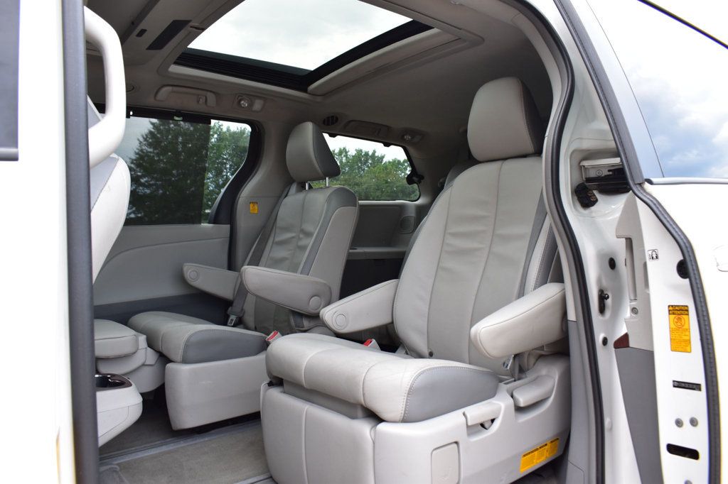 2013 Toyota Sienna  - 23078708 - 63
