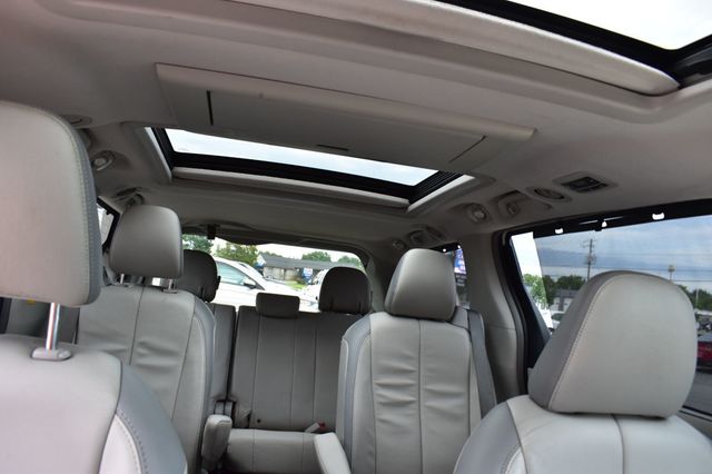 2013 Toyota Sienna  - 23078708 - 66