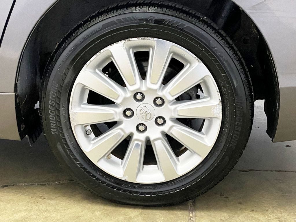 2013 Toyota Sienna  - 22942347 - 15