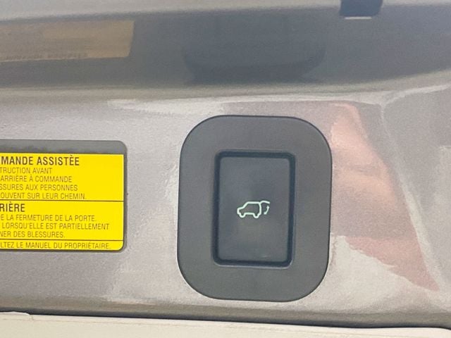 2013 Toyota Sienna  - 22942347 - 19