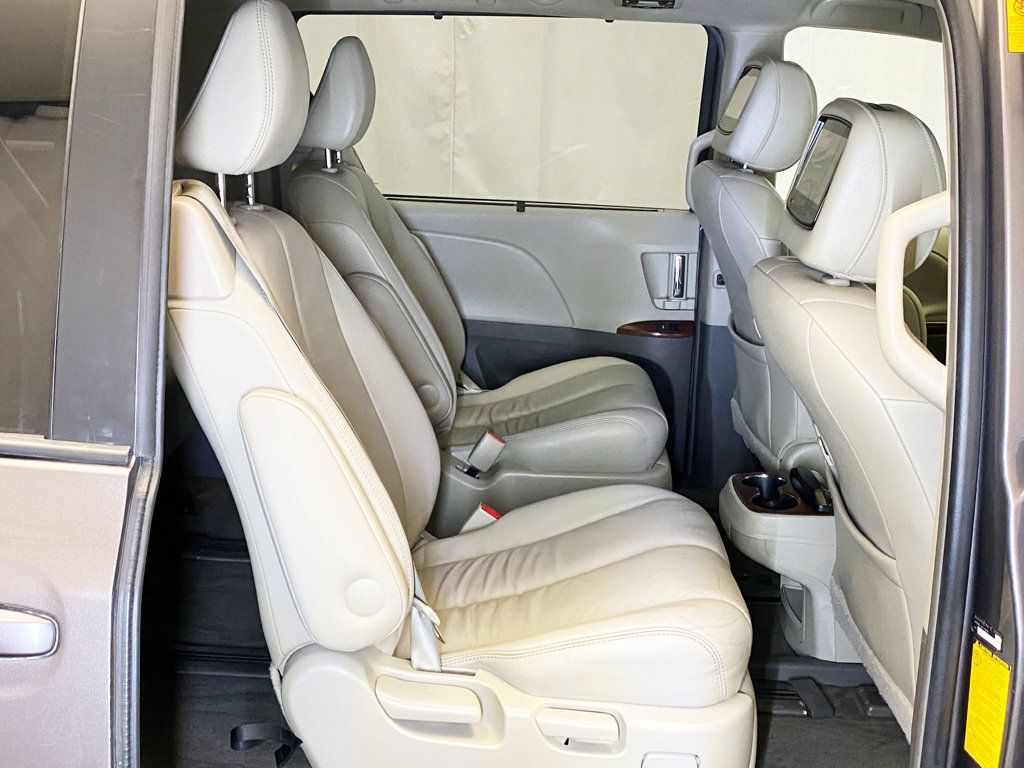 2013 Toyota Sienna  - 22942347 - 23