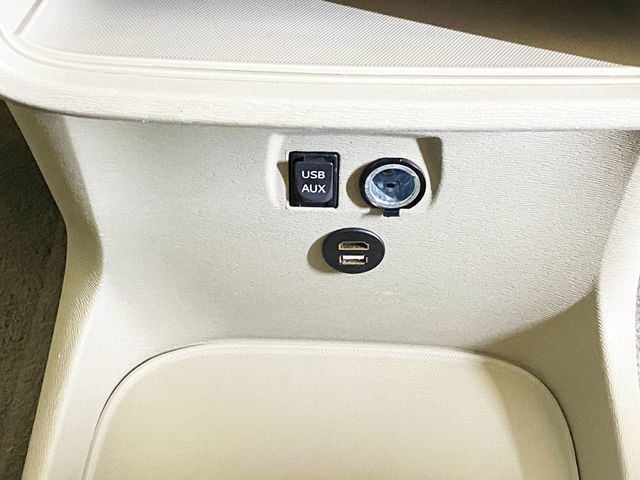 2013 Toyota Sienna  - 22942347 - 35