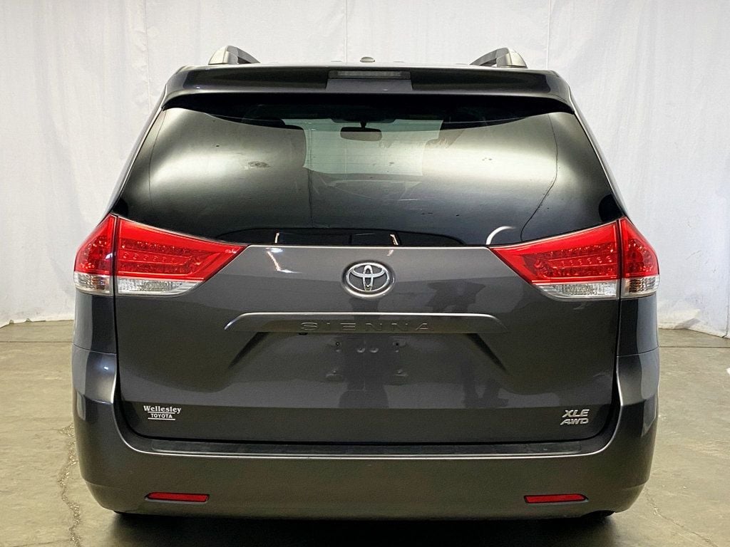 2013 Toyota Sienna  - 22942347 - 40