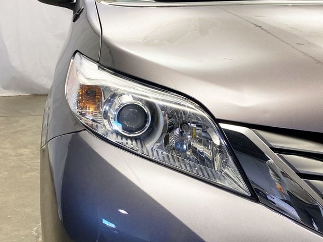 2013 Toyota Sienna  - 22942347 - 6