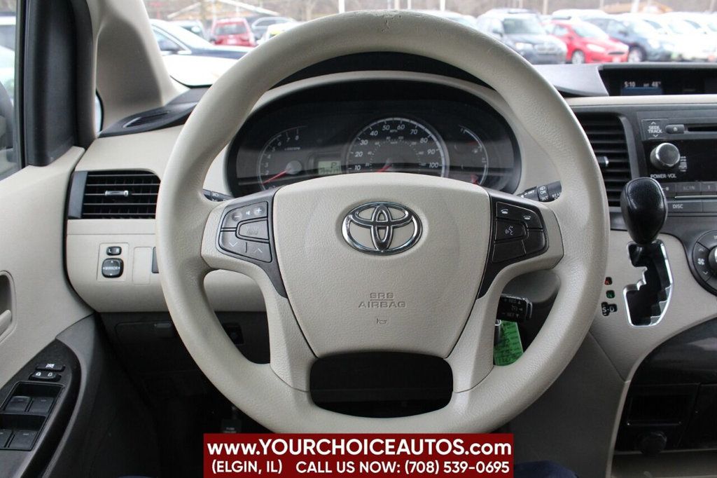 2013 Toyota Sienna 5dr 7-Passenger Van V6 LE AWD - 22382051 - 18