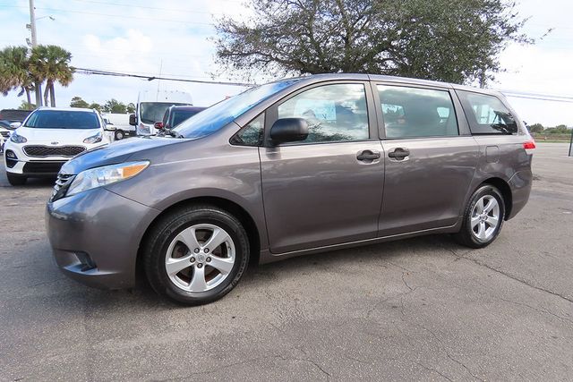 2013 TOYOTA SIENNA 5dr 7-Passenger Van V6 L FWD - 22297259 - 3