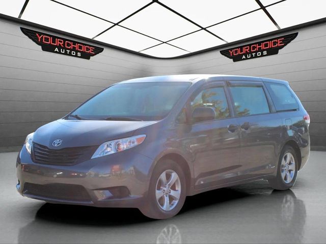 2013 Toyota Sienna 5dr 7-Passenger Van V6 L FWD - 22928596 - 0