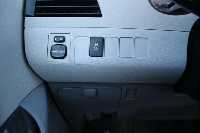 2013 Toyota Sienna 5dr 7-Passenger Van V6 L FWD - 22928596 - 22