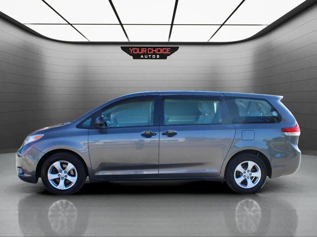 2013 Toyota Sienna 5dr 7-Passenger Van V6 L FWD - 22928596 - 7