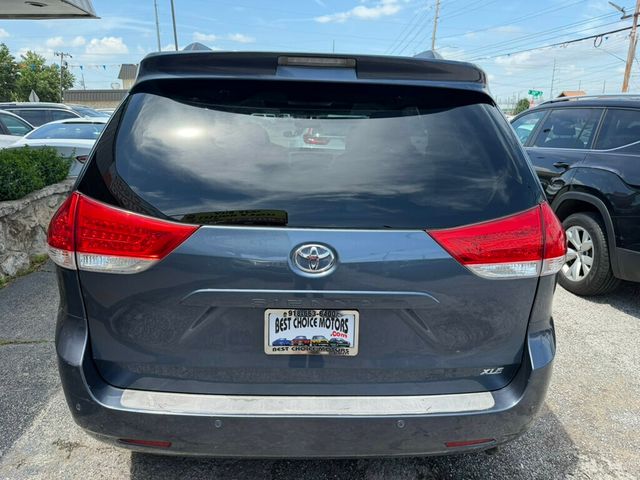 2013 Toyota Sienna 5dr 7-Passenger Van V6 XLE AAS FWD - 23036423 - 10