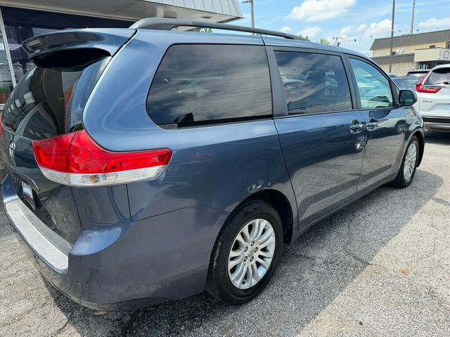 2013 Toyota Sienna 5dr 7-Passenger Van V6 XLE AAS FWD - 23036423 - 12