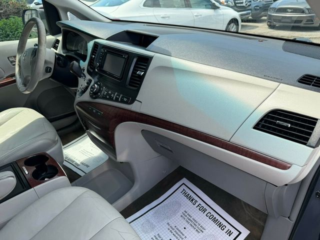 2013 Toyota Sienna 5dr 7-Passenger Van V6 XLE AAS FWD - 23036423 - 17