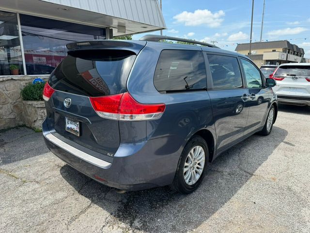 2013 Toyota Sienna 5dr 7-Passenger Van V6 XLE AAS FWD - 23036423 - 2