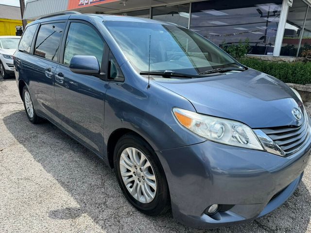 2013 Toyota Sienna 5dr 7-Passenger Van V6 XLE AAS FWD - 23036423 - 4