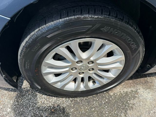 2013 Toyota Sienna 5dr 7-Passenger Van V6 XLE AAS FWD - 23036423 - 6