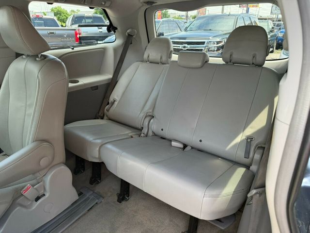 2013 Toyota Sienna 5dr 7-Passenger Van V6 XLE AAS FWD - 23036423 - 8