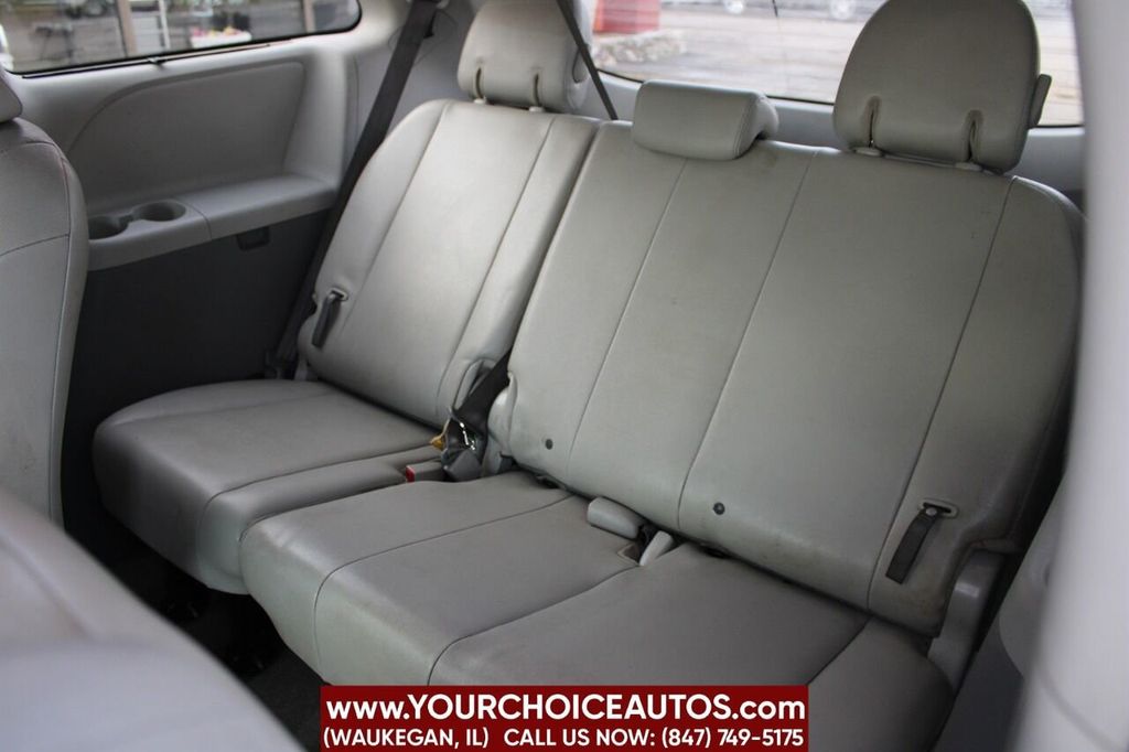 2013 Toyota Sienna 5dr 7-Passenger Van V6 XLE AWD - 22230428 - 17