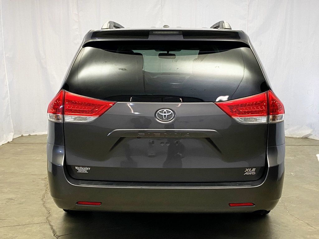 2013 Toyota Sienna 5dr 7-Passenger Van V6 XLE AWD - 22942347 - 9