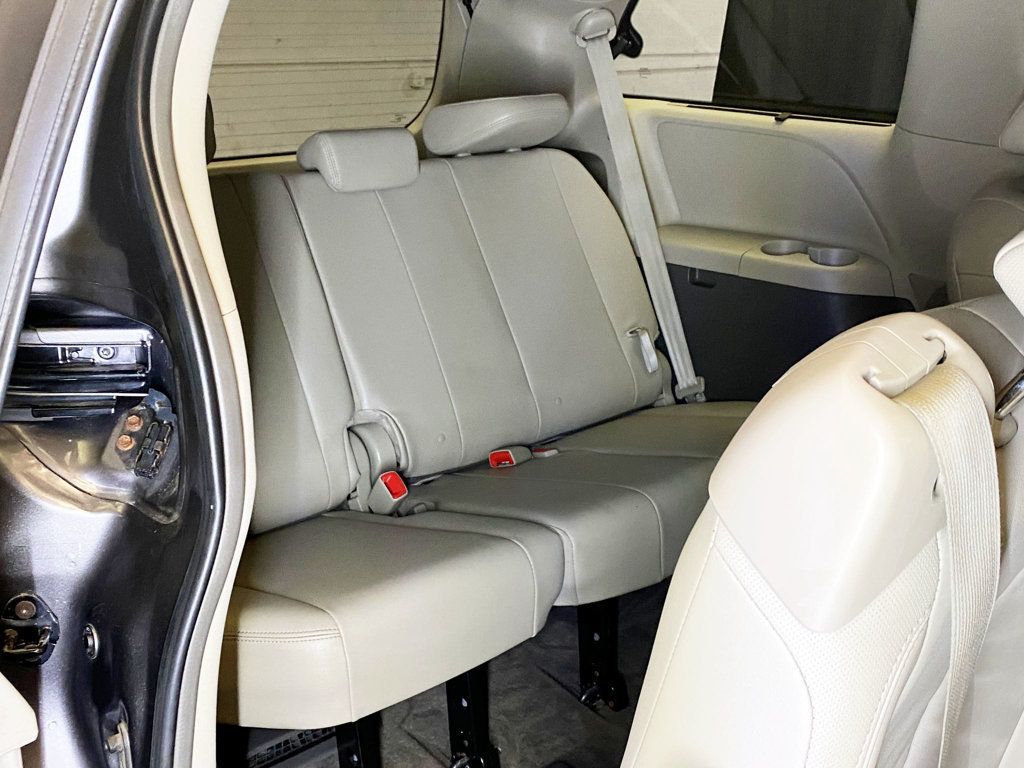 2013 Toyota Sienna 5dr 7-Passenger Van V6 XLE AWD - 22942347 - 30