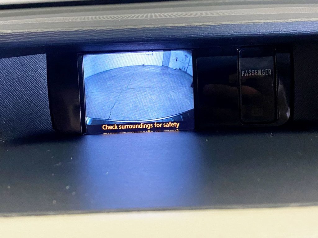 2013 Toyota Sienna 5dr 7-Passenger Van V6 XLE AWD - 22942347 - 38