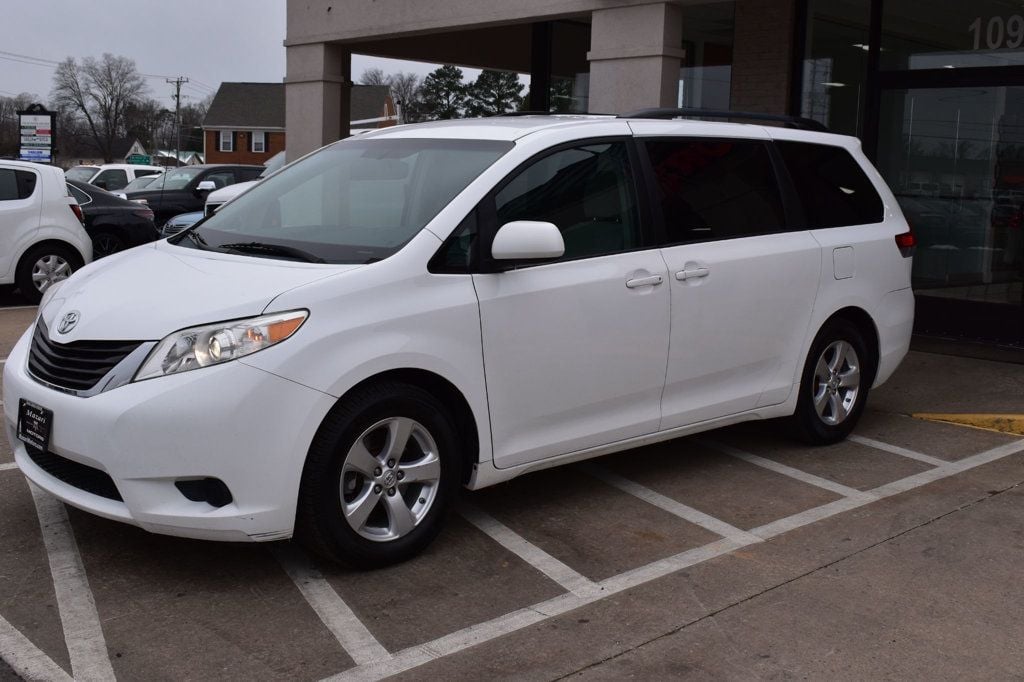 2013 Toyota Sienna 5dr 8-Passenger Van V6 LE FWD - 22753452 - 7