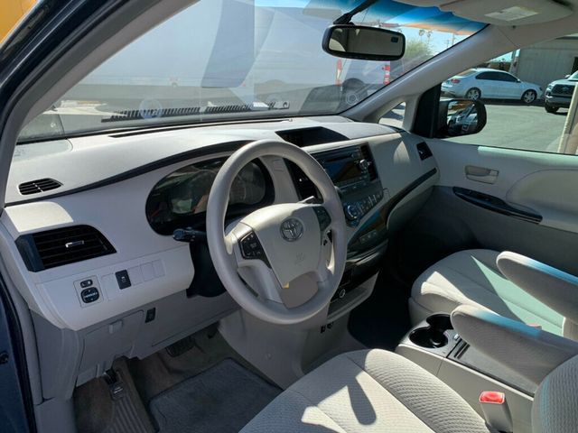 2013 Toyota Sienna 5dr 8-Passenger Van V6 LE FWD - 22922370 - 18
