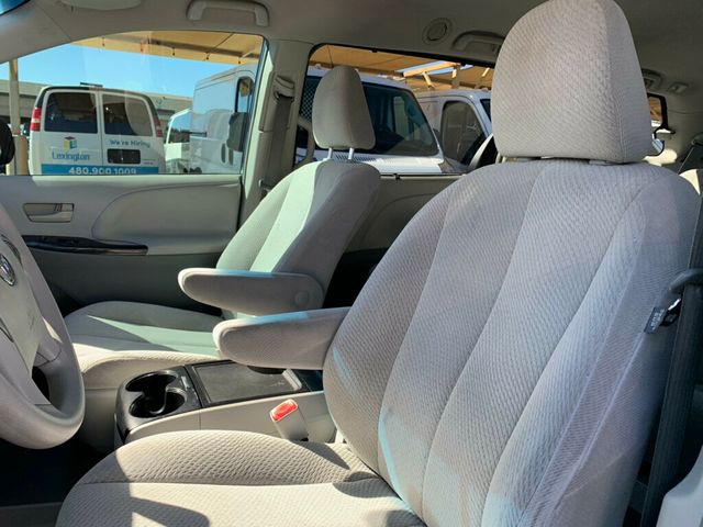 2013 Toyota Sienna 5dr 8-Passenger Van V6 LE FWD - 22922370 - 20