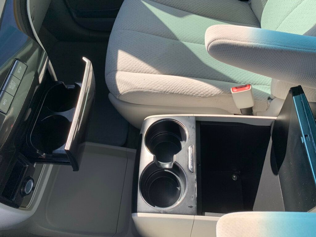 2013 Toyota Sienna 5dr 8-Passenger Van V6 LE FWD - 22922370 - 40