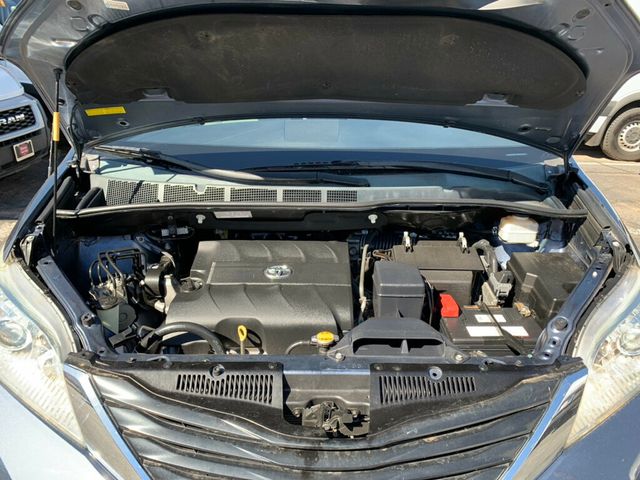 2013 Toyota Sienna 5dr 8-Passenger Van V6 LE FWD - 22922370 - 42