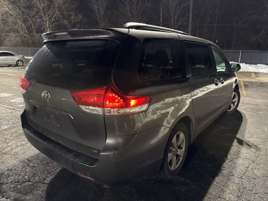 2013 Toyota Sienna 5dr 8-Passenger Van V6 LE FWD - 22967677 - 5
