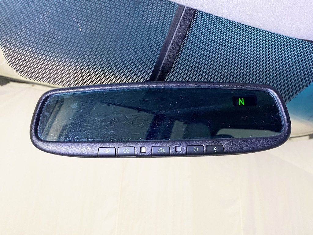 2013 Toyota Sienna LE photo 35