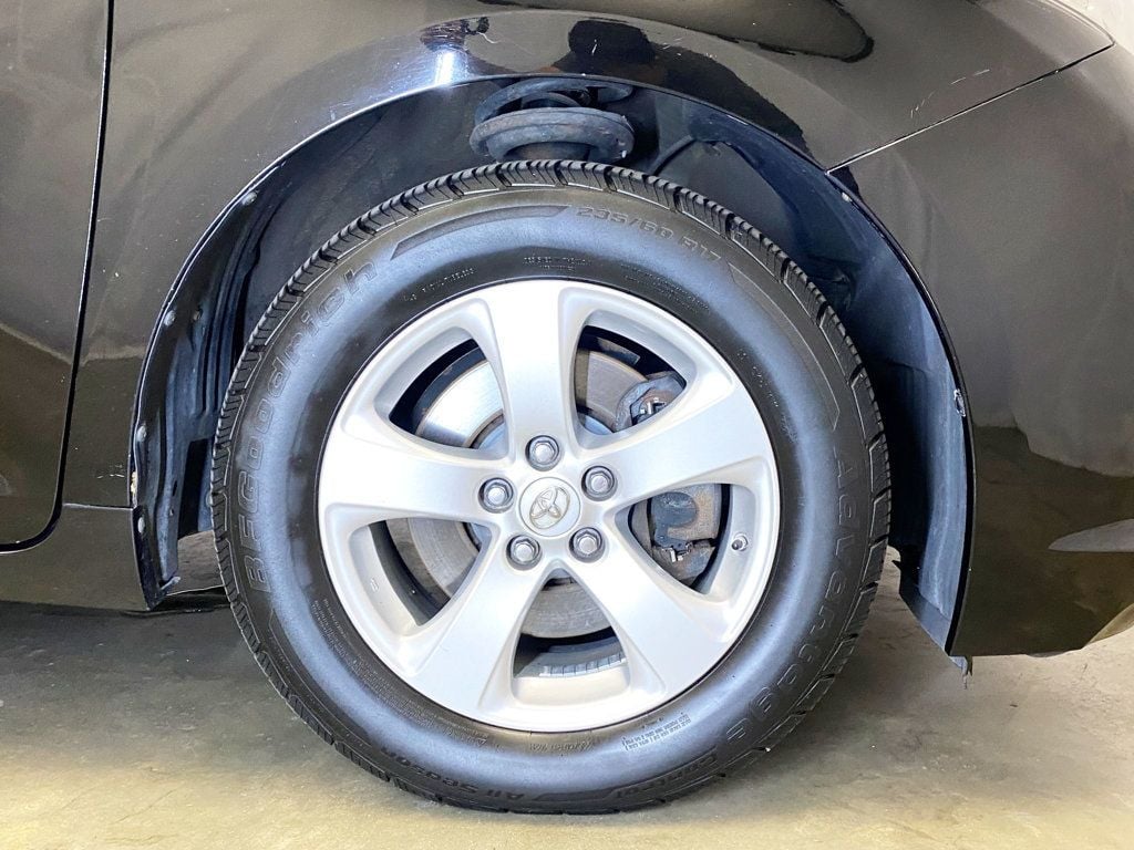 2013 Toyota Sienna LE photo 57