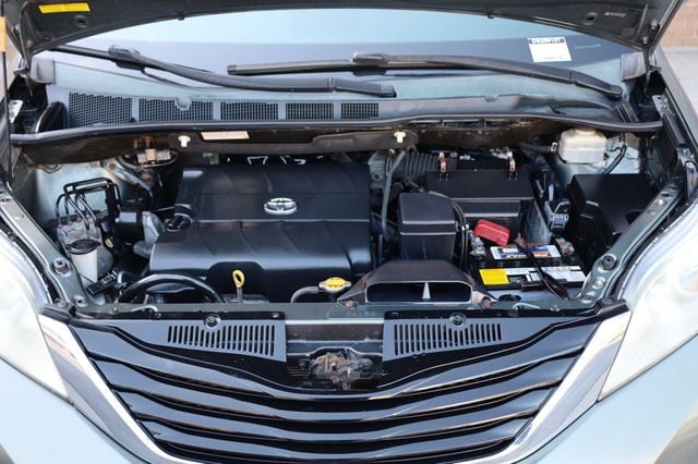 2013 Toyota Sienna 5dr 8-Passenger Van V6 LE FWD - 22969341 - 9