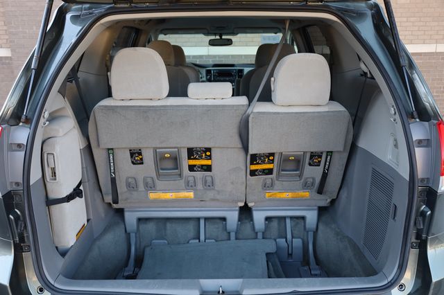 2013 Toyota Sienna 5dr 8-Passenger Van V6 LE FWD - 22969341 - 10