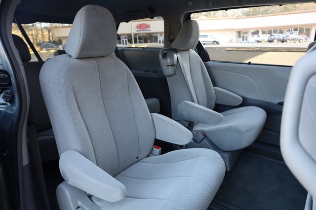 2013 Toyota Sienna 5dr 8-Passenger Van V6 LE FWD - 22969341 - 21