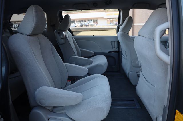 2013 Toyota Sienna 5dr 8-Passenger Van V6 LE FWD - 22969341 - 22