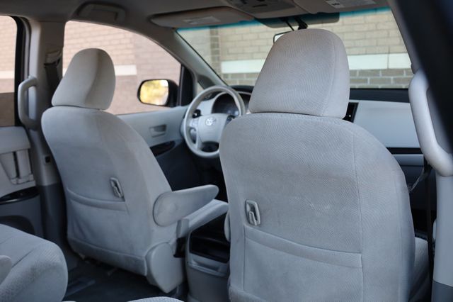 2013 Toyota Sienna 5dr 8-Passenger Van V6 LE FWD - 22969341 - 23